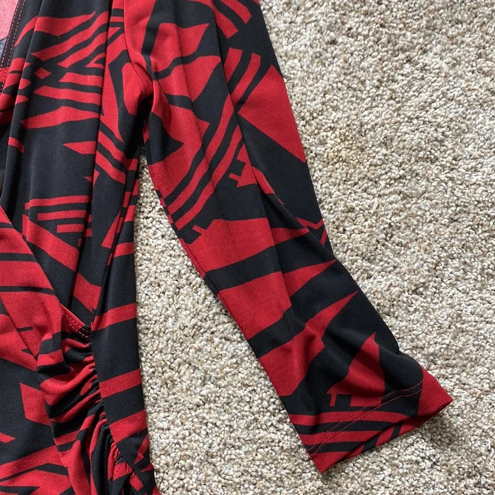 Red and black Karen Kane blouse - Picture 2 of 5
